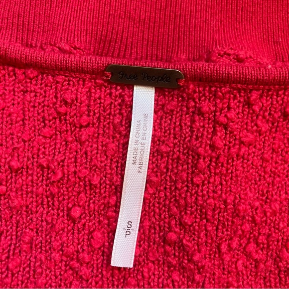 Free People Found My Friend Textured Sweater Red
Balloon Sleeve size Small - Picture 6 of 7